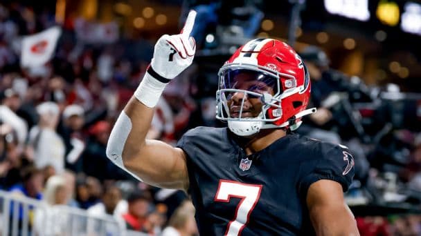 Highest-paid NFL players: Most guaranteed money at every position
