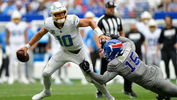 Drake Maye tops early panic rises as Patriots lose guard Van Roten to injury