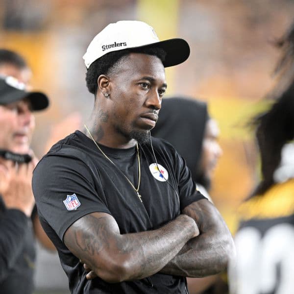 Steelers trade Joey Porter Jr. to Cowboys after contract stalemate and back injury
